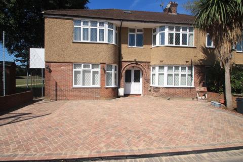 8 bedroom semi-detached house to rent, Whitehall Road, Uxbridge, UB8