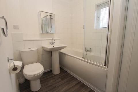 2 bedroom end of terrace house to rent, Hawthorn Crescent, Yatton