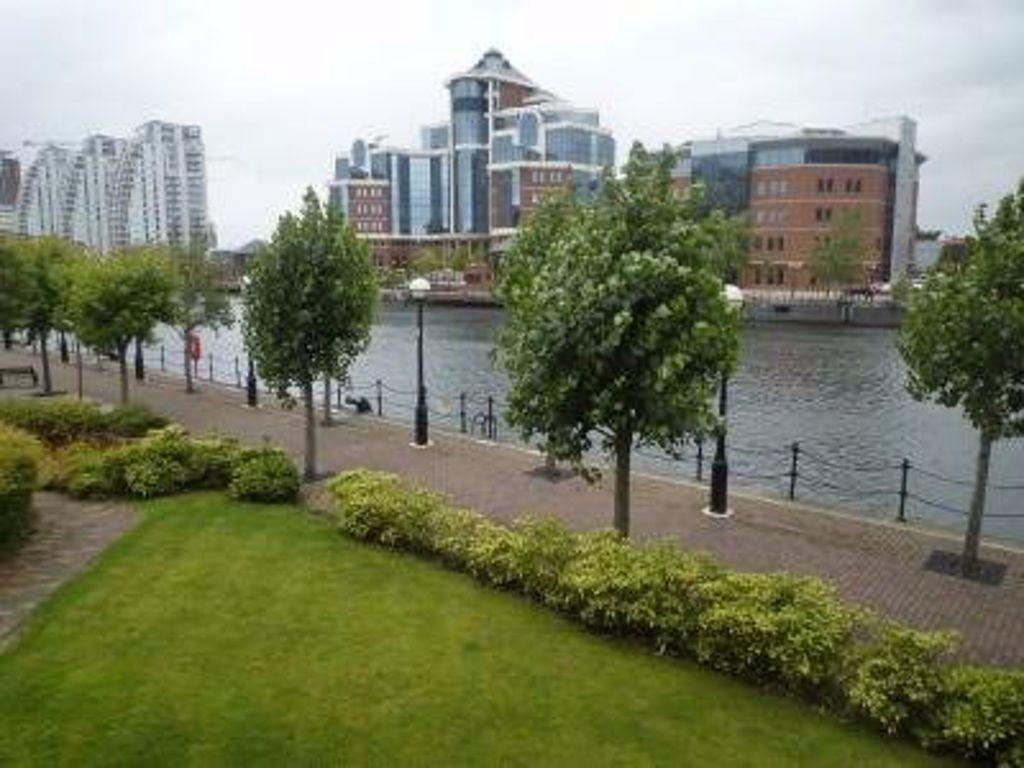 Labrador Quay, Salford Quays, Salford M50 3YH 2 bed apartment £750