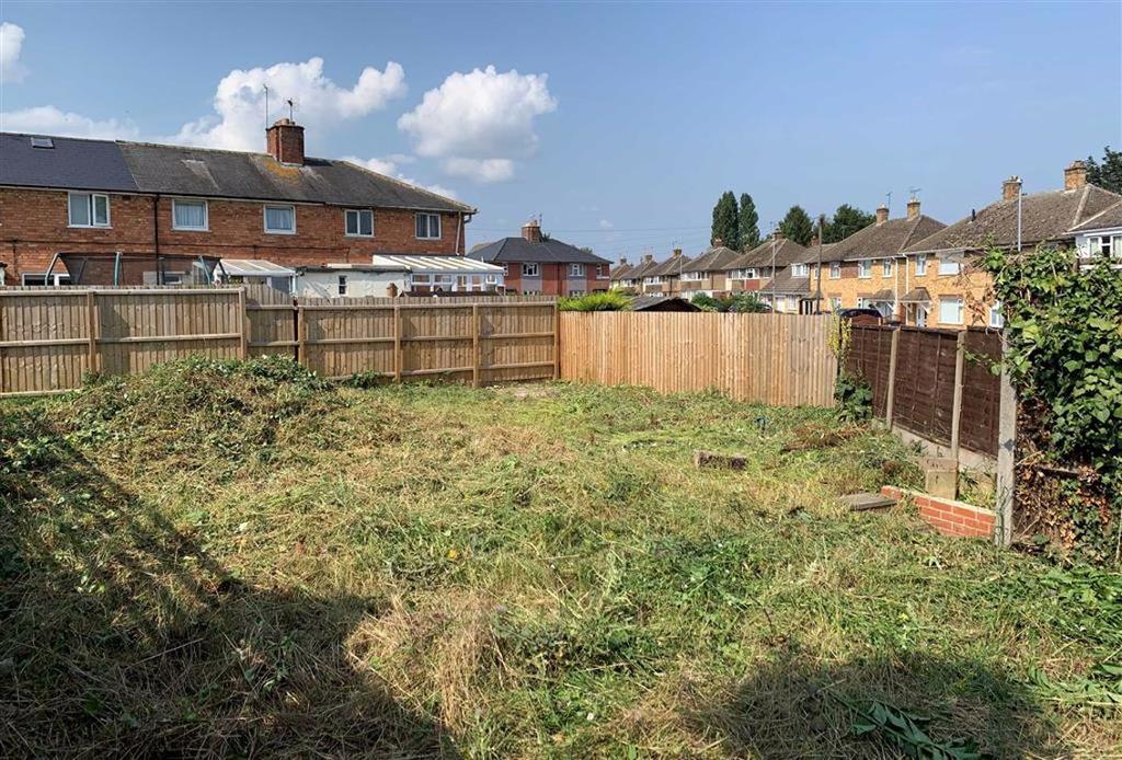 Highgate Road, Sileby, LE12 2 bed property with land £65,000
