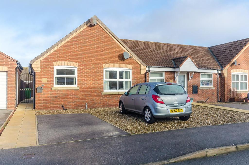 The Glade, WITHERNSEA 2 bed terraced bungalow £115,000