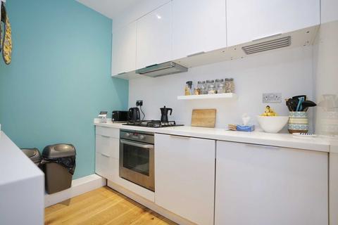 2 bedroom flat to rent, Brunswick Place, Hove