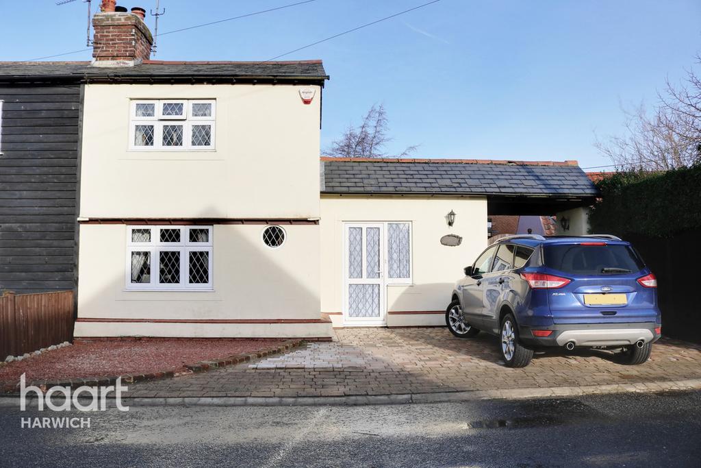 Stones Green, HARWICH 2 bed cottage £250,000