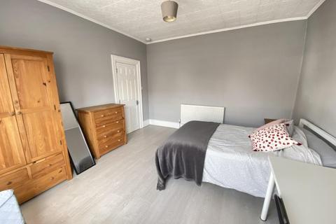 6 bedroom house share to rent, Upper High Street