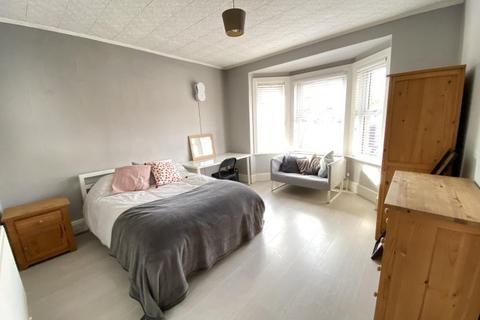 6 bedroom house share to rent, Upper High Street