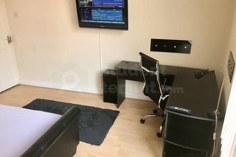 4 bedroom house share to rent - George Street