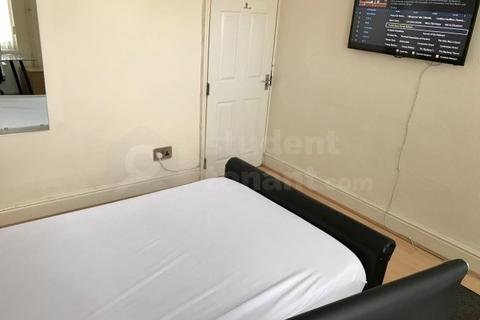 4 bedroom house share to rent - George Street