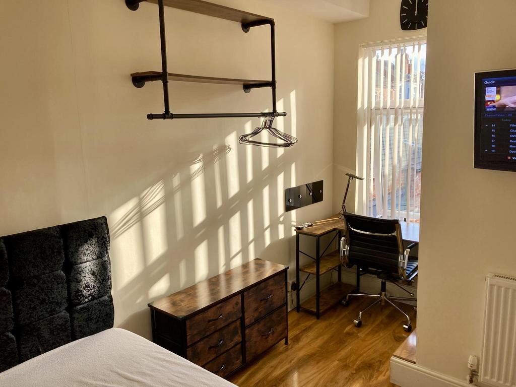 Oxford-street-le11-5dr-1022216