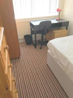 3 bedroom house share to rent - Broomfield Road