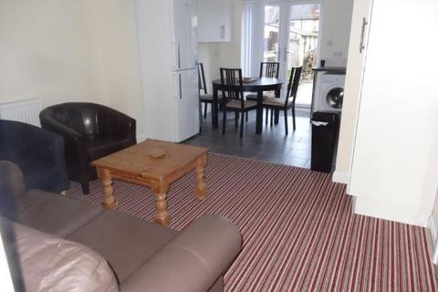 4 bedroom house share to rent, Sir Henry Parkes Road