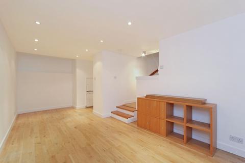 2 bedroom mews to rent, Hippodrome Mews, London, W11