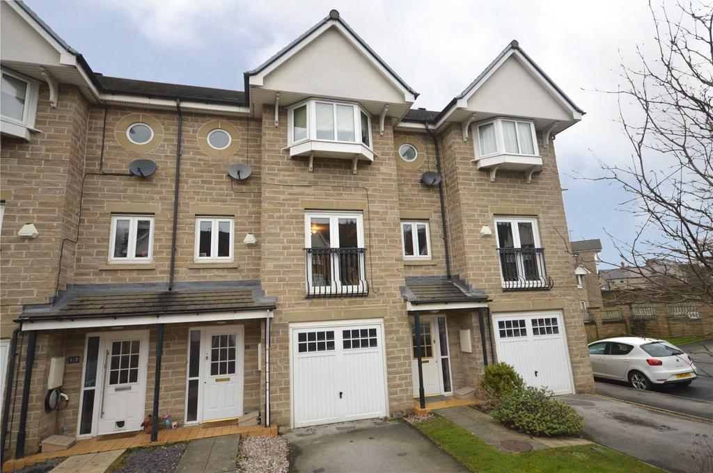 Pennythorne Drive, Yeadon, Leeds, West Yorkshire 4 bed terraced house