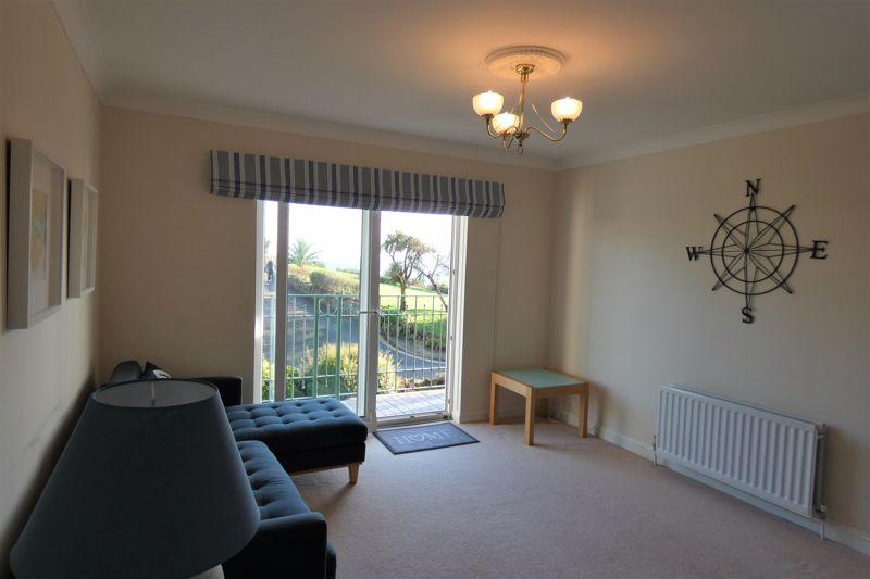 Highcliffe Mews, Paignton 4 bed terraced house £1,100 pcm (£254 pw)