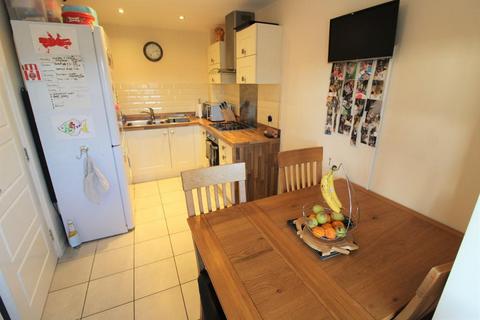 3 bedroom semi-detached house for sale, Meadow View, Lundwood, Barnsley, South Yorkshire, S71 5FR