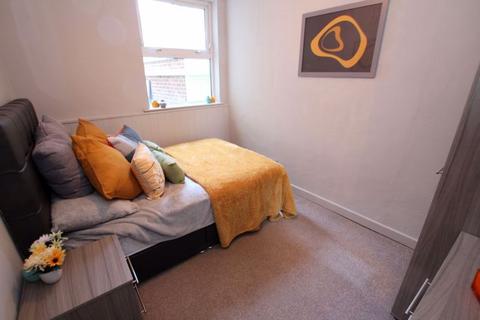 1 bedroom in a house share to rent, Gloucester Road, Cheltenham GL51