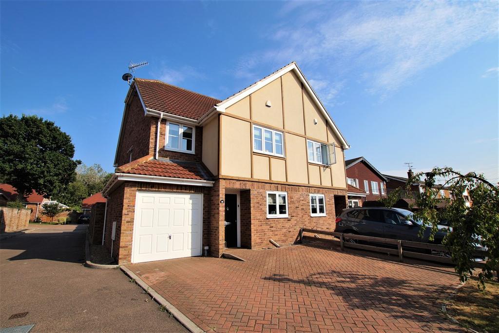 Victoria Avenue, Rayleigh, SS6 4 bed semidetached house £440,000