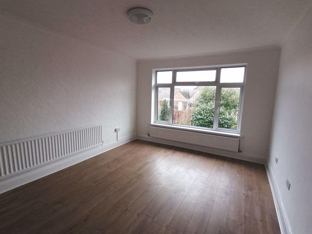 NUNEATON ATHERSTONE ROAD CV10 0SP 2 bed bungalow £695 pcm (£160 pw)