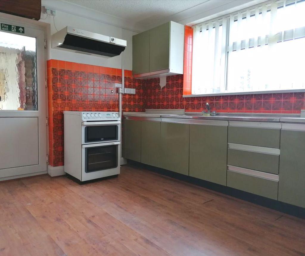 NUNEATON ATHERSTONE ROAD CV10 0SP 2 bed bungalow £695 pcm (£160 pw)