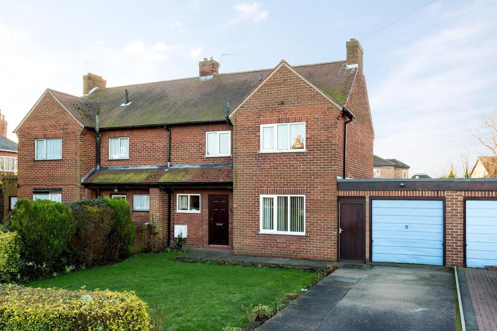 Barff Lane, Brayton, Selby 3 bed semidetached house £200,000
