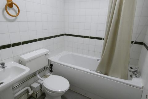 3 bedroom flat to rent, High Road Leytonstone, Leytonstone E11