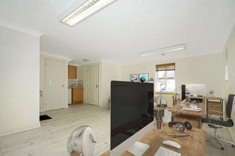 Office to rent - Colson Drive, Iwade