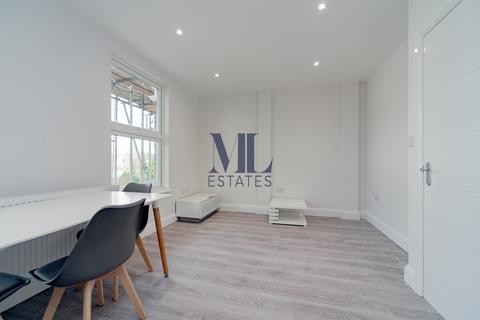 2 bedroom flat to rent, Iverson Road, London NW6