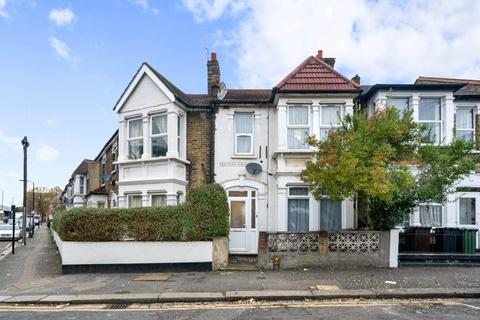 2 bedroom flat for sale, Moyers Rd, Leyton