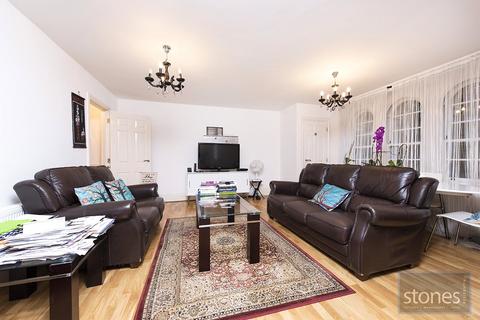 1 bedroom apartment to rent, Princess Park Manor, Royal Drive, London, N11