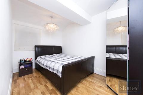 1 bedroom apartment to rent, Princess Park Manor, Royal Drive, London, N11