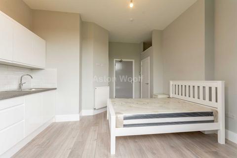 Studio to rent, Mansfield Road, Mapperley Park