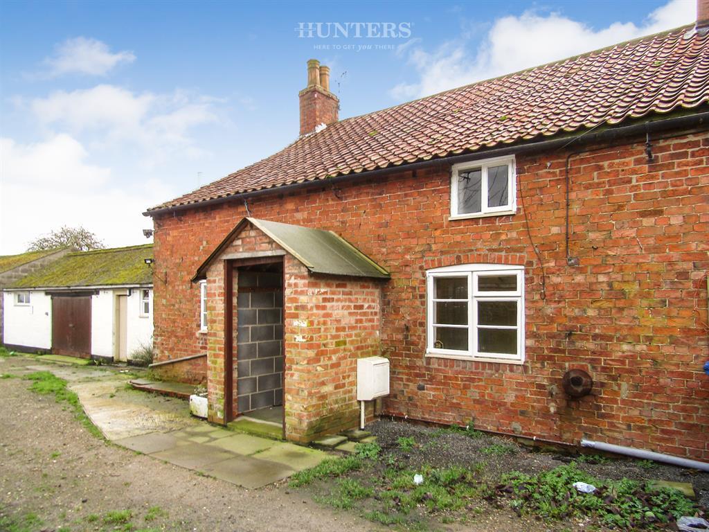 Middle Street, Corringham, Gainsborough, DN21 5QS 3 bed semidetached