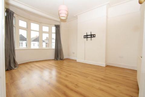 1 bedroom flat to rent, Ilfracombe Road Southend on sea