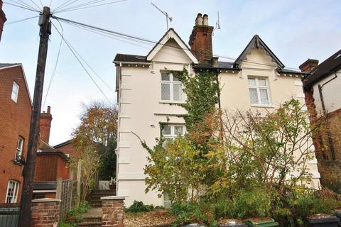 5 bedroom detached house to rent, Baillie Road, Guildford, Surrey, GU1