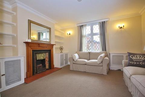 5 bedroom detached house to rent, Baillie Road, Guildford, Surrey, GU1