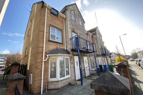 4 bedroom house to rent, Ellis Street, Manchester M15