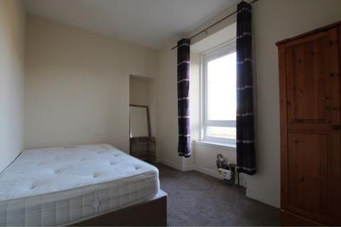2 bedroom flat to rent - Arklay Street