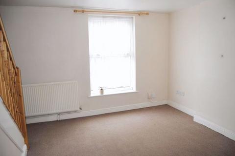 2 bedroom flat to rent, Harrowby Road, Grantham