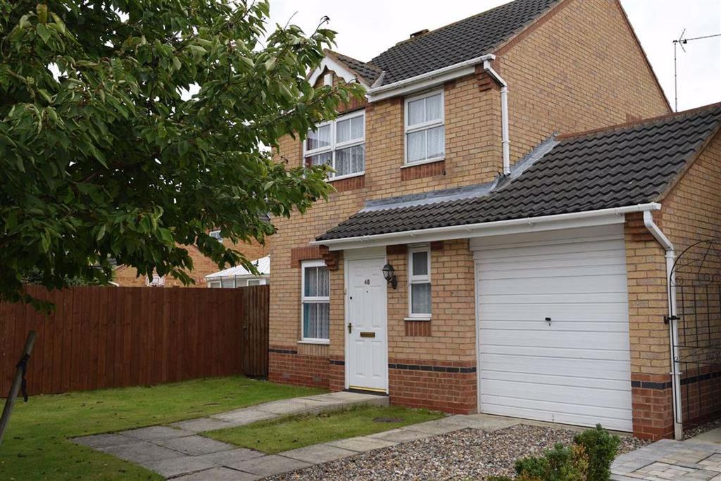 Blackwater Way, Kingswood 3 bed detached house £675 pcm (£156 pw)