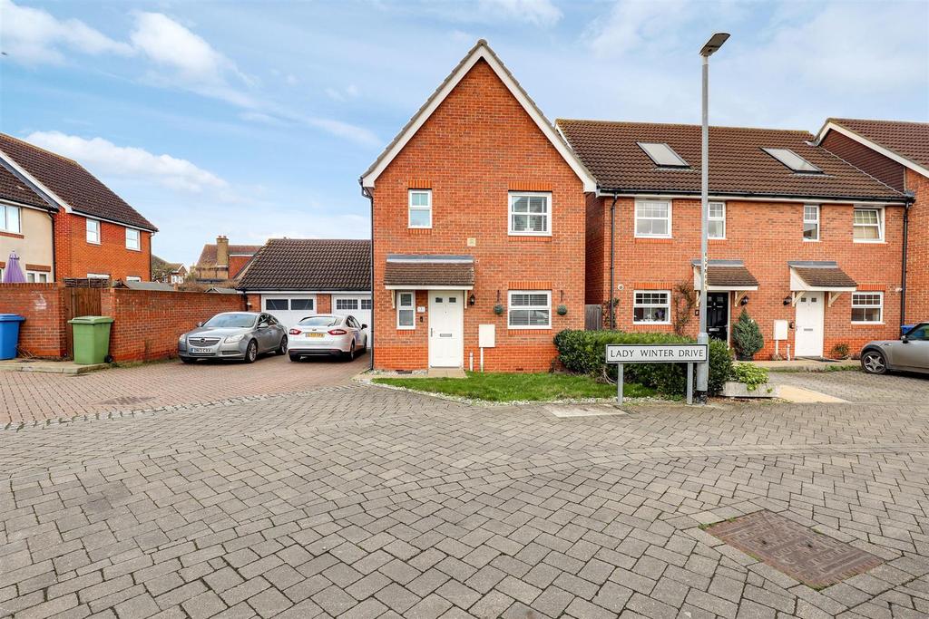 Lady Winter Drive, Minster On Sea, Sheerness 3 bed detached house £