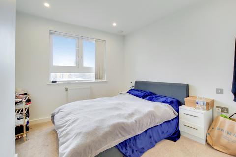 2 bedroom flat for sale, Cornmill House, 4 Wharf Street, London, SE8