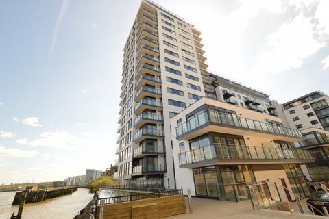 2 bedroom flat for sale, Cornmill House, 4 Wharf Street, London, SE8