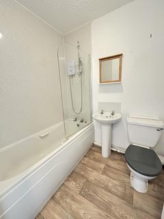 undefined, Flat 2, 169 High Street, Hull HU1