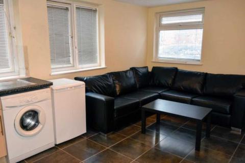 3 bedroom flat to rent, City Road, Cardiff