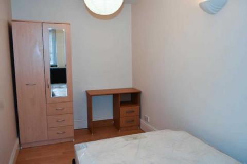 3 bedroom flat to rent, City Road, Cardiff