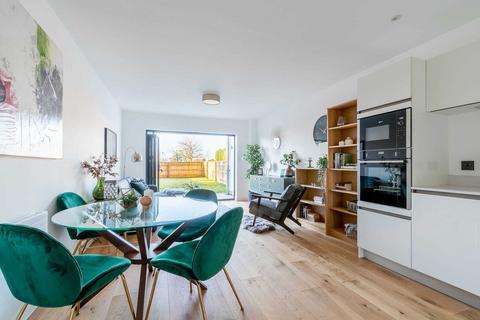 undefined, Lansdown Court