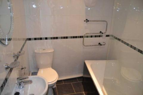 3 bedroom flat to rent, North St, Cardiff