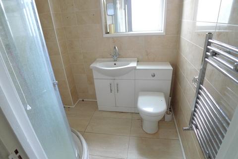 3 bedroom terraced house to rent, Essendyke , Peterborough, Cambridgeshire. PE3 8JB