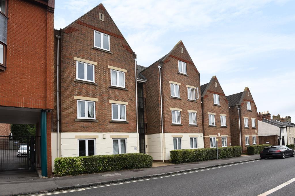 Standon Court, Headington, OX3 2 bed apartment £1,300 pcm (£300 pw)