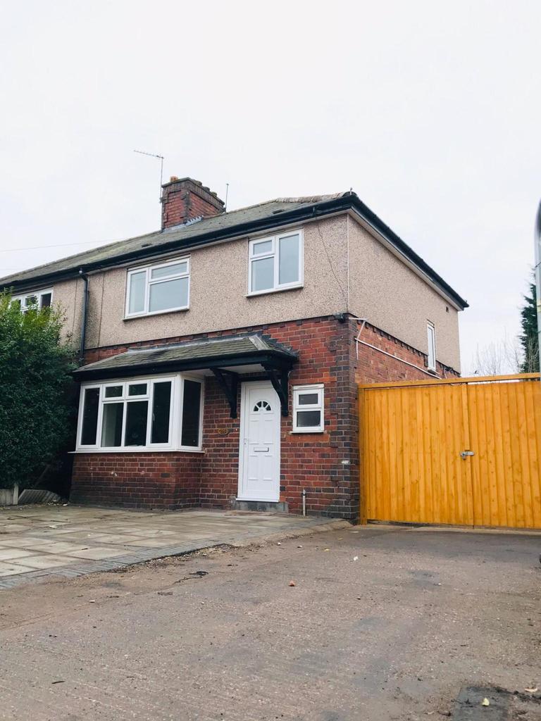 Park Lane West, Tipton, DY4 8LF 3 bed semidetached house £895 pcm (£