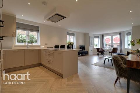 2 bedroom flat to rent - Albury Place, Epsom Road